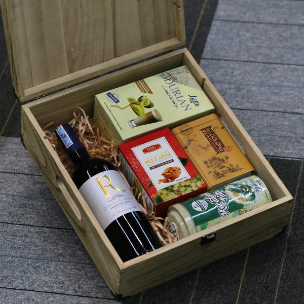 Hộp gỗ Santaba + vang Pháp R cao cấp